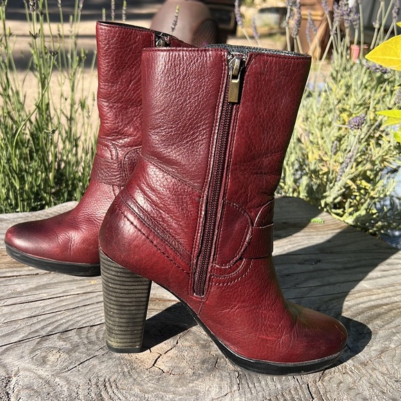 Clarks “Indigo” leather boots with heels.  Brass buckles woman’s size 6 - Picture 2 of 10